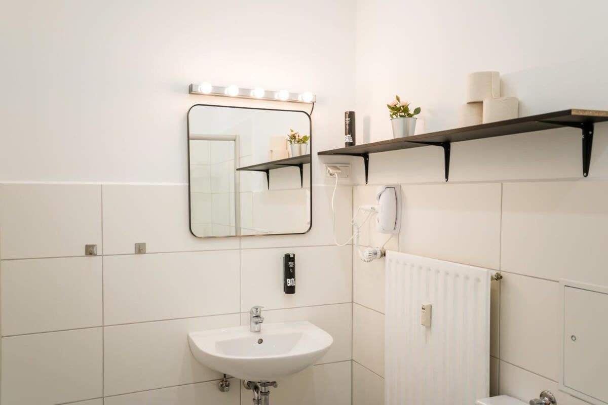 Spacious 3Br Plus Ac Self Check-In Street Parking Berlin Dış mekan fotoğraf